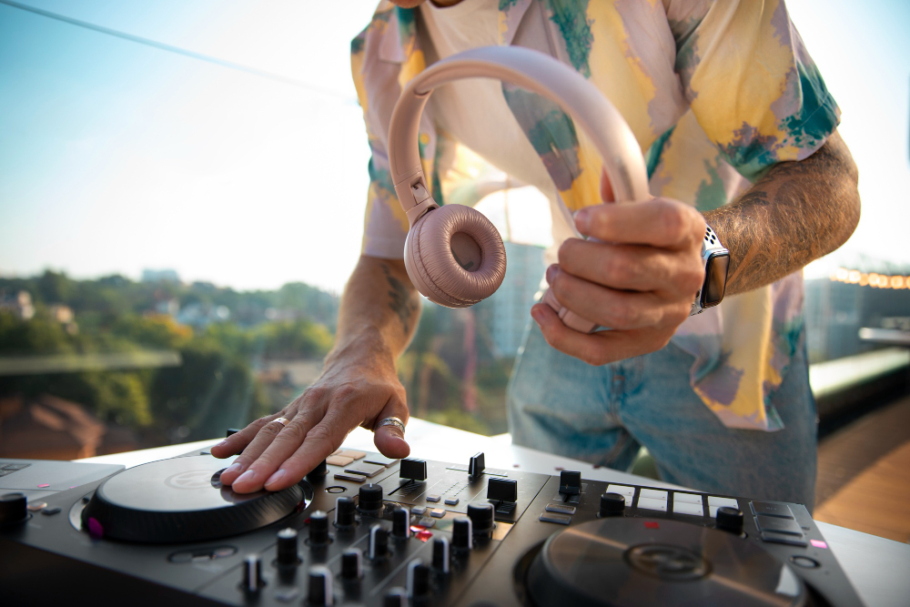 touring dj